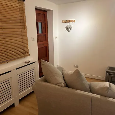 Small House With Parking *